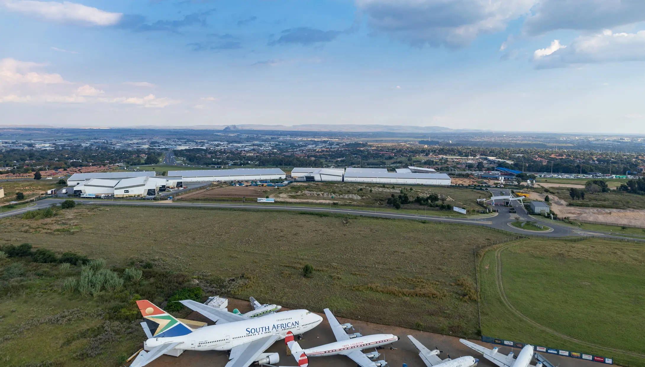 Rand_Airport_Concourse_Gallery2